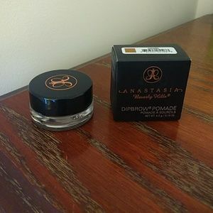 ABH Dipbrow Pomade in shade Caramel